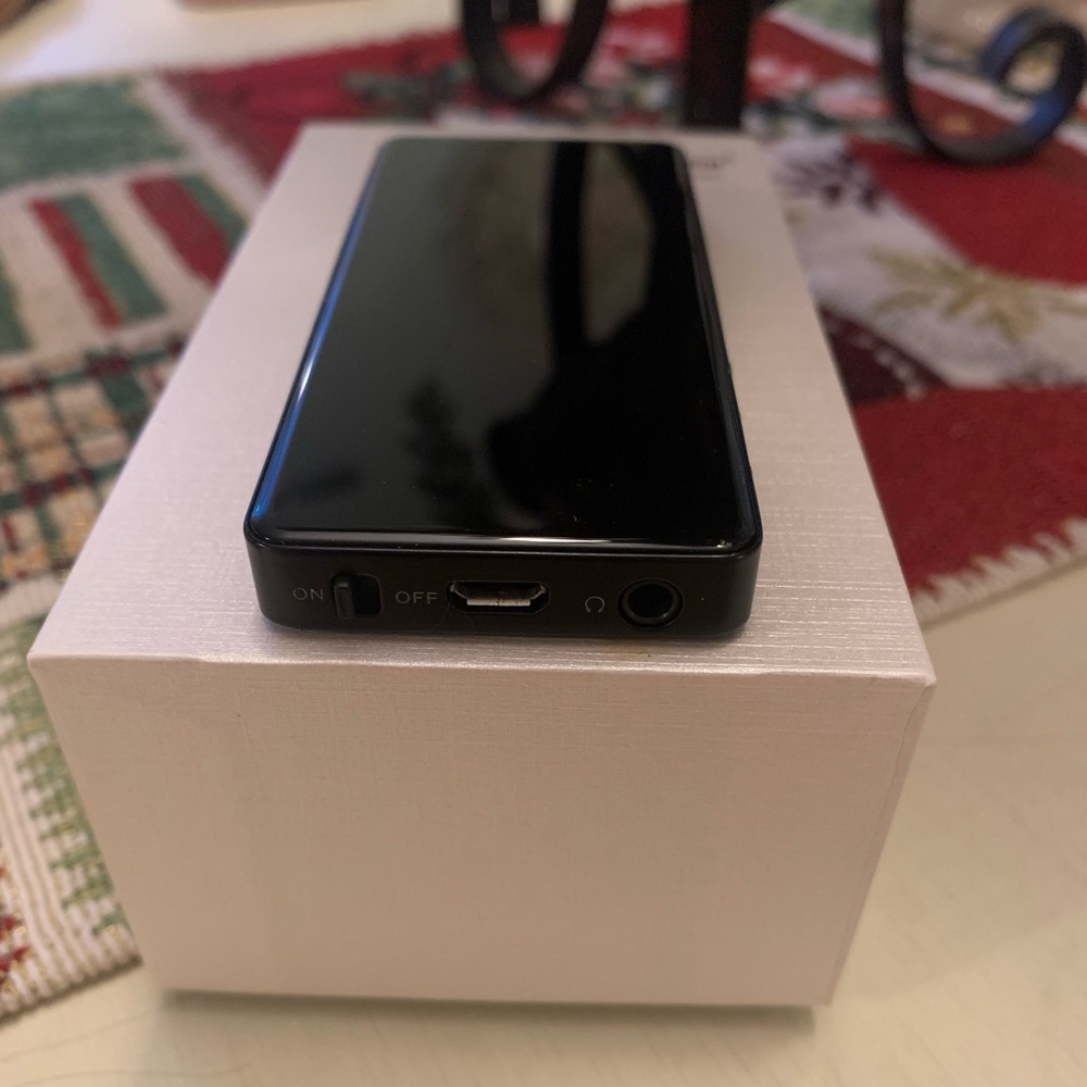 Mymahdi touchscreen MP3 player (New with box)